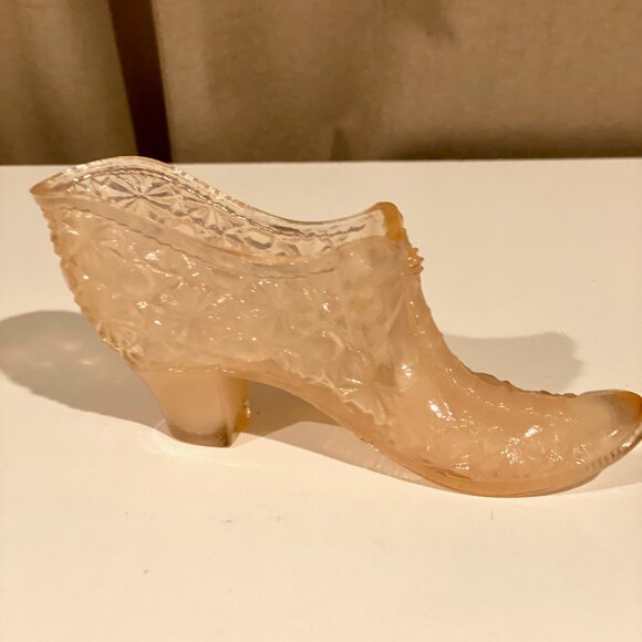 Vintage Fenton Glass Pink Shoe with Bow, 6" Long,‎ 2 1/4" Tall, 1 1/2" Wide - Picture 5 of 7